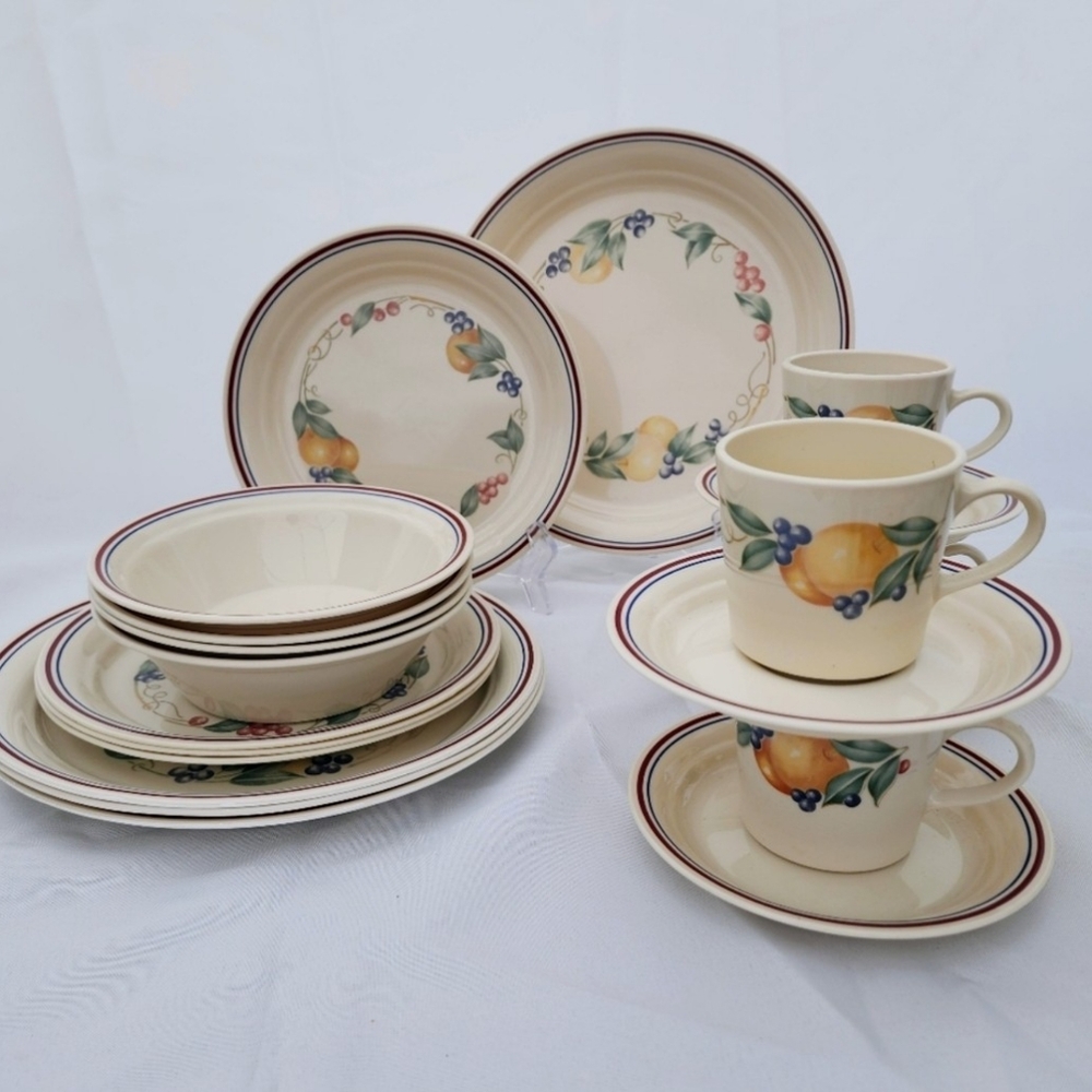 Corelle Floral Cream Dinnerware Set.     (44 Pieces)